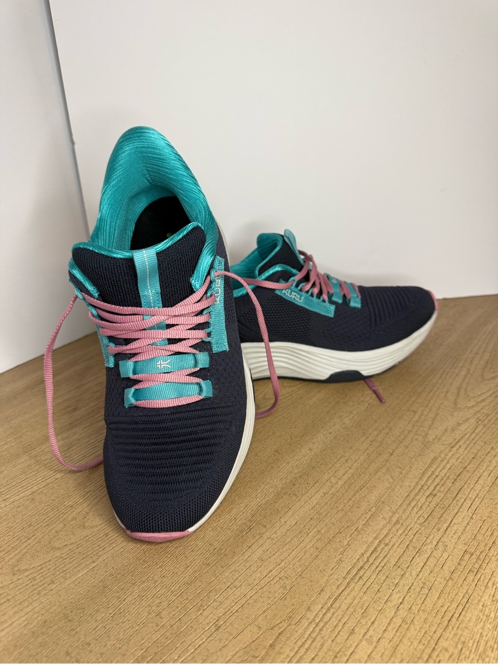 KURU Atom 2 Women's 7 Navy & Teal Athletic Sneakers with Pink Laces Clean